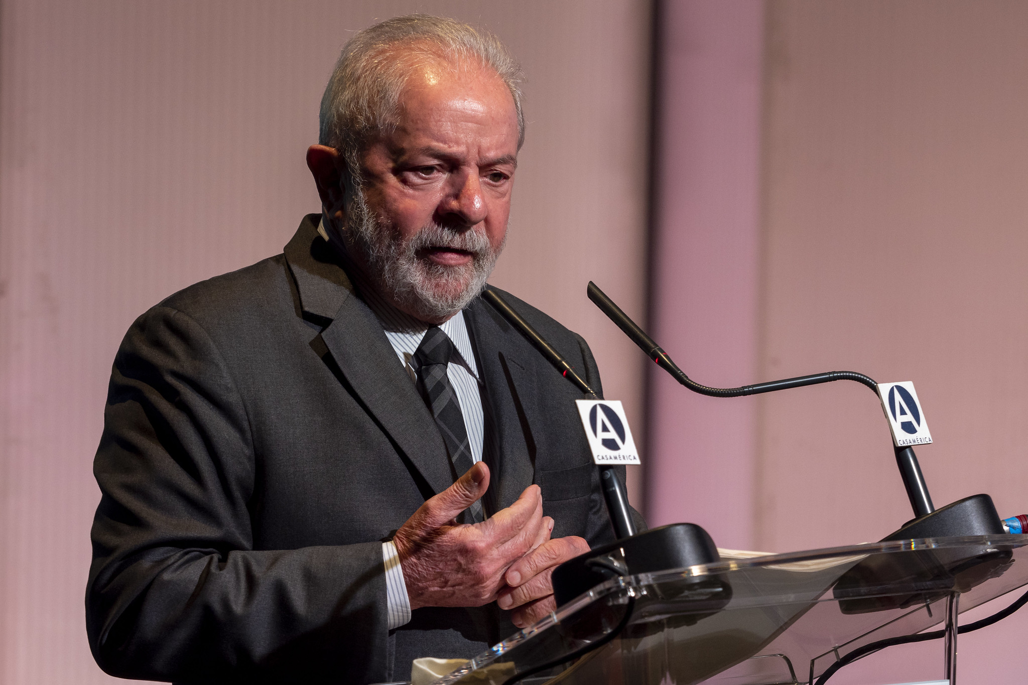 Lula critica independência do Banco Central
