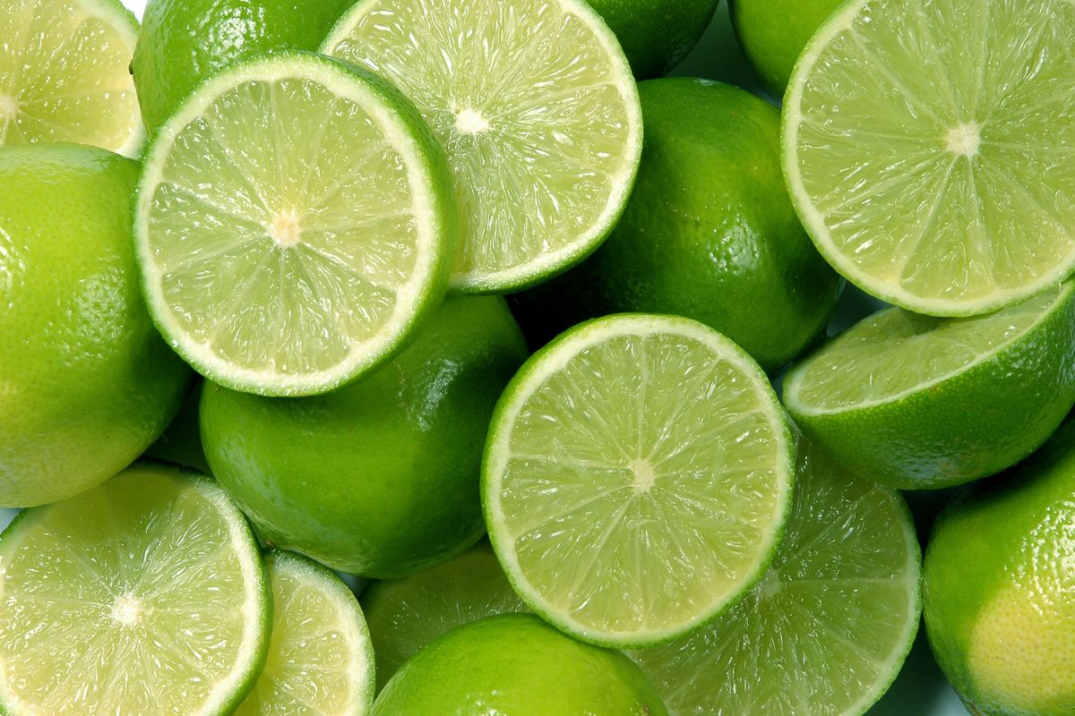 suco de limão no tênis branco - Reprodução Canva