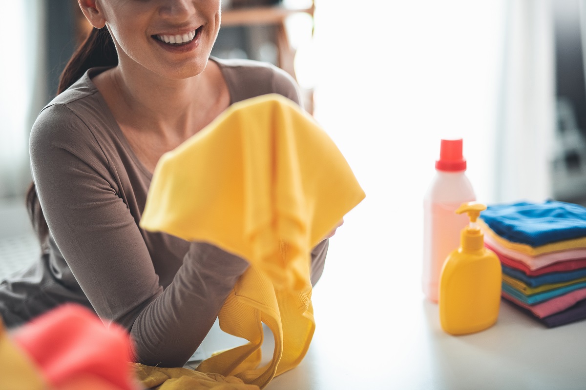 É fundamental manter o ambiente seco para evitar o surgimento do mofo - Reprodução AdobeStock