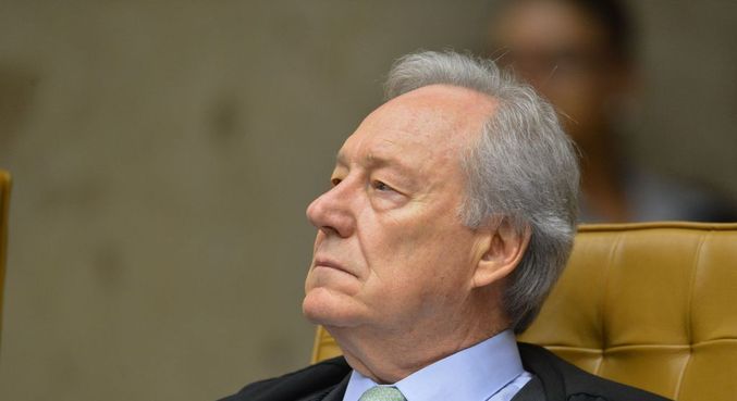 o ex-ministro Ricardo Lewandowski deixou um lugar vago no STF ao completar 75 anos, idade máxima para ocupar o tribunal. (Imagem: Rádio Gaúcha)
