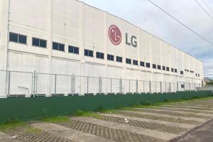A LG é uma das indústrias imensas que está na Zona Franca de Manaus e pode ser sua grande chance de conseguir um emprego. 
