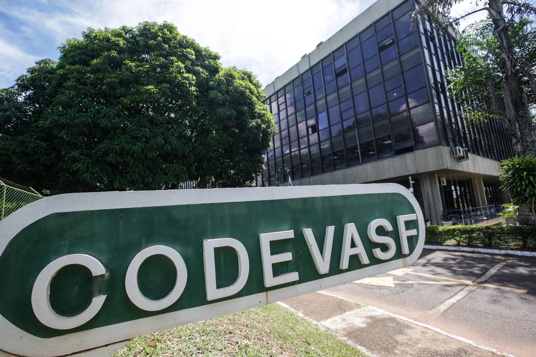 Confira os detalhes sobre a suspenção das inscrições do Concurso Codevasf! Imagem: Agência Brasil