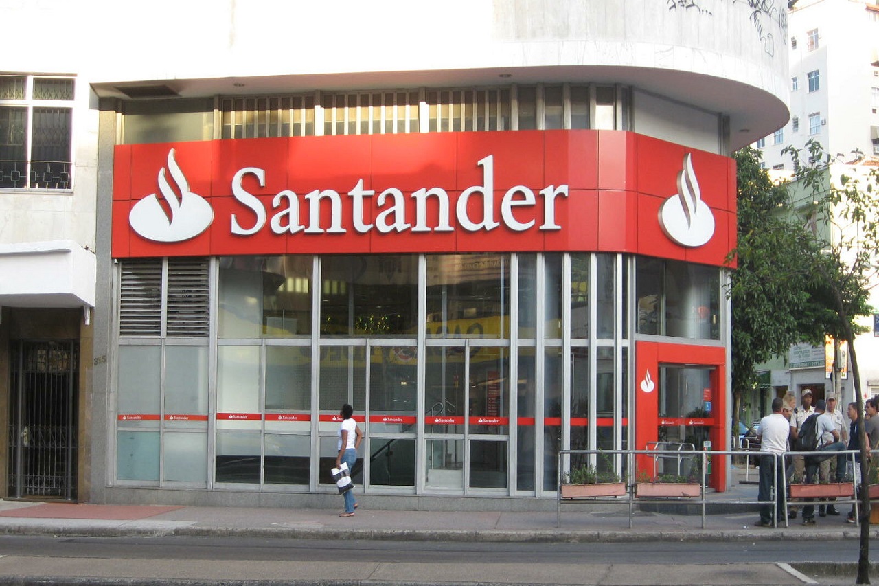 Quer trabalhar no setor financeiro? Santander tem 1.400 vagas abertas para profissionais de todas as experiências